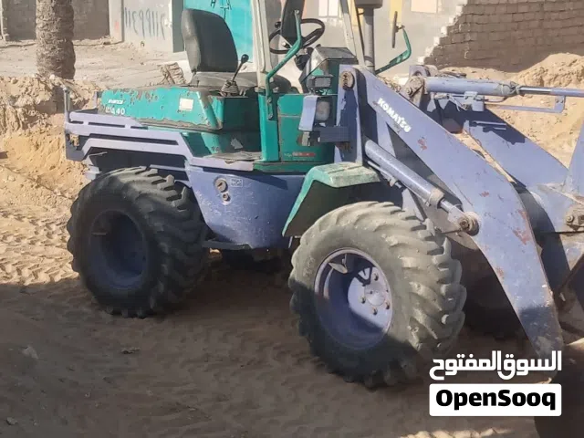 مطلووووب جرافه صغيره كوماتسو قياس 40 او 30 ع الفحص موديل 1995 فما فوووووق