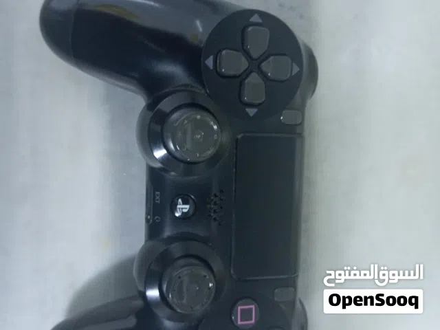 يد كنترولر بلاستيشن فور اصليه لاكن القير فيه درفت