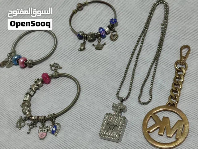 اكسسوارات مميزة للبيع فقط 18 دينار