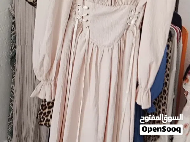بالة دريسات حريمي استوكات 190 قطعة جديدة بالتكت