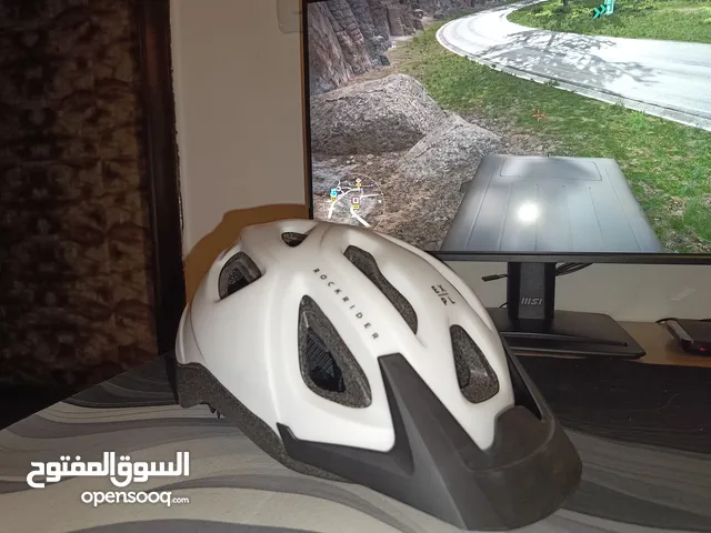 خوذه بسكليت نوع اوربي نضيف غير مستعمل نضيف وقوي جدا و بعطيك هديه عاكستين تقدر تلزقهم اي لون بدك اصفر