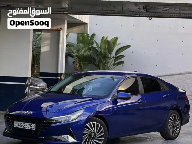 2021 هيونداي افانتي Limited
