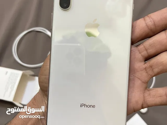 Xs max 256gb charger cable and headset