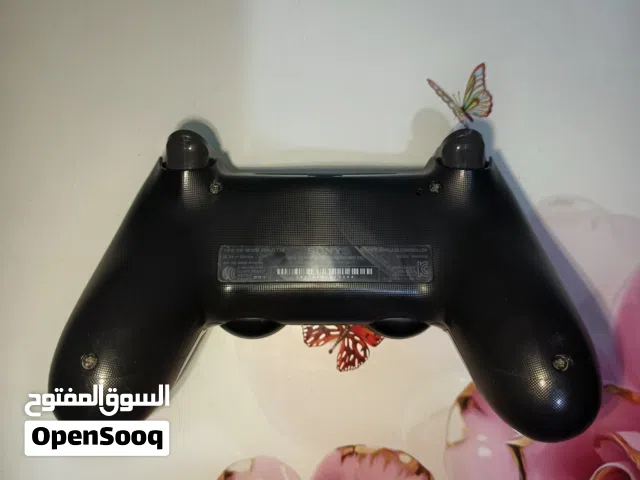 جوي ستك مستعملة بس نضيفة بيهة كسر بل نص بس مايثر عليها