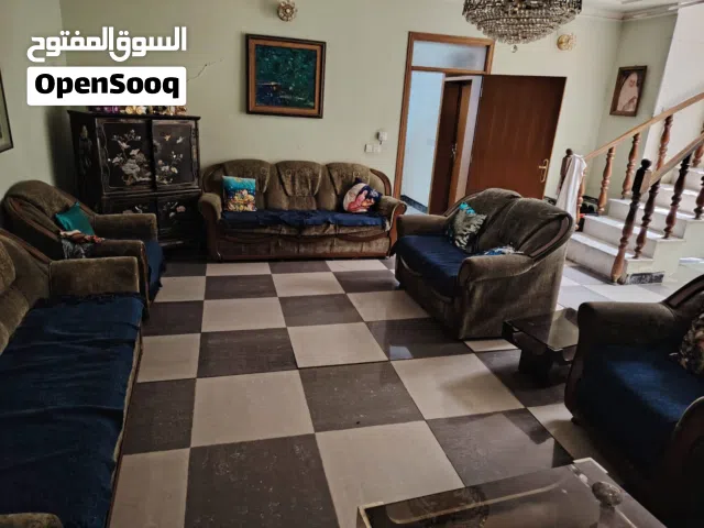 السلام عليكم  عندي تخم قنفات