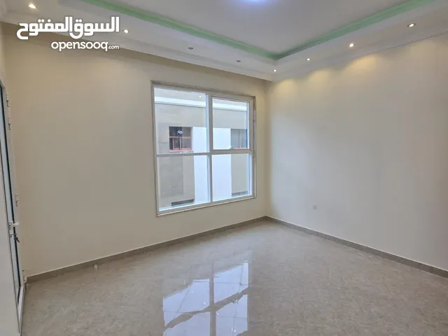 للايجار  الشهري بدون فرش شقة #فندقية ثلاث غرف وصالة في #عجمان  اول ساكن شهري بدون فرش في #الروضة شام