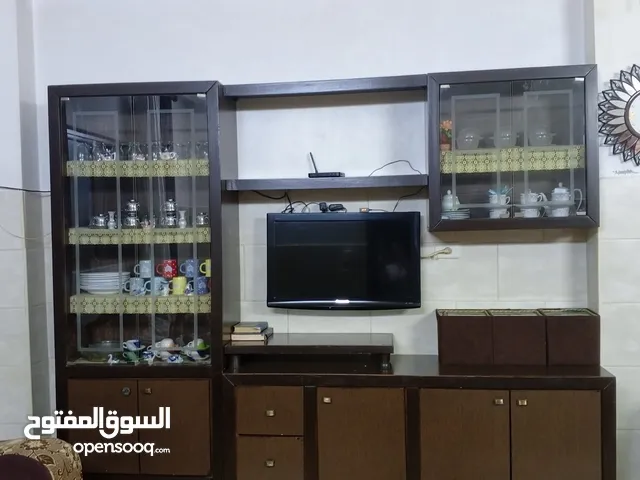 بوفيه باللون البني