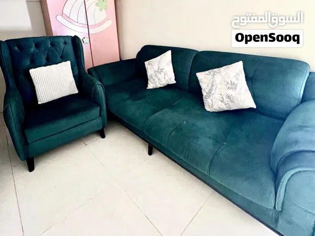طقم كنب وطاولات فخم
