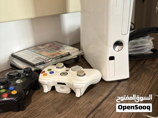 XBOX 360 بحالة الوكاله للبيع