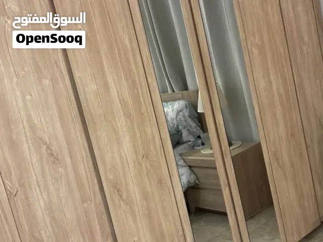 دولاب غرفه نوم ودولاب مع سلات وكوفي كورنر بدون ادواتها