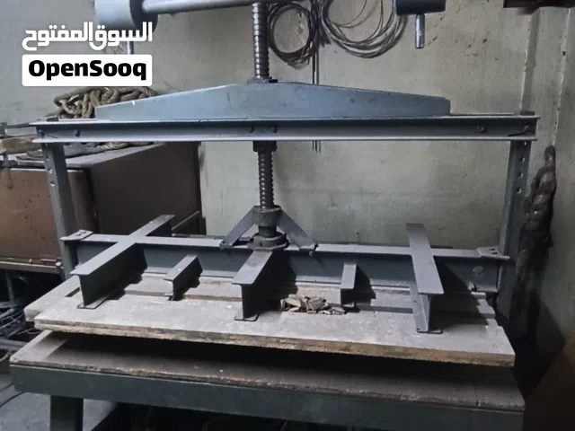 مكبس يدوي مع فرن لتشكيل الاكريليك واستخدامات اخرى مع سنديان حديد
