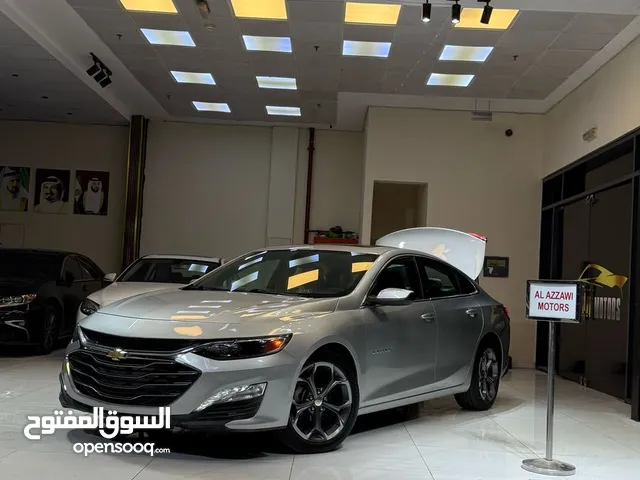 شفروليه ماليبو 2021 نظيفه جدا في حاله الوكاله تعرضت لحادث بسيط جدا دعميه اماميه فقط