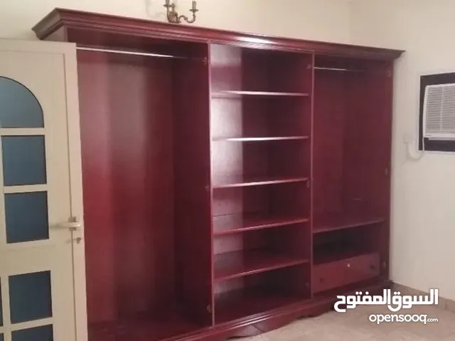 للبيع غرفة نوم خشب بحريني ممتازه جدا ومافيها اي عيب.