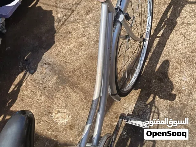 سلام عليكم باسيكل بناتي حجم 26 للبيع