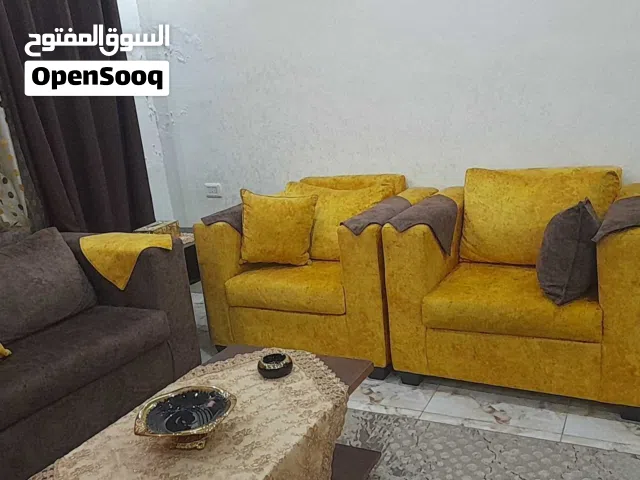 طقم كنب وطاولة للبيع