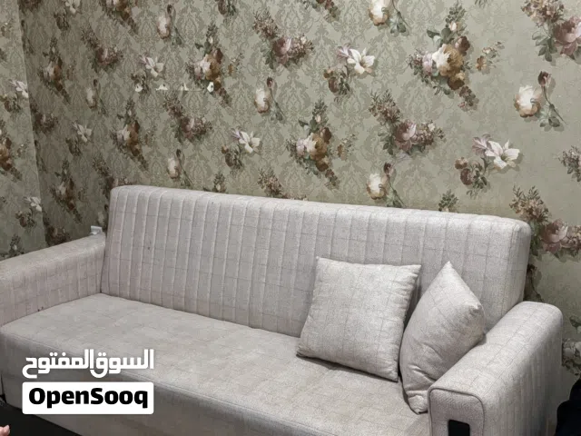 طقم كراسي مستعمل يتحول الي سرير