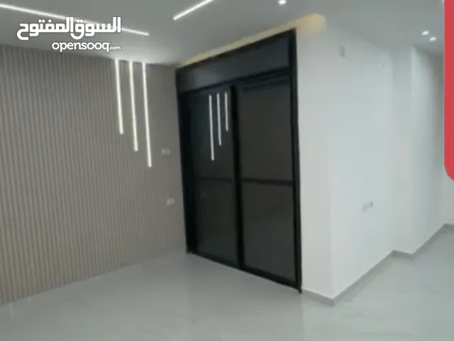 181 m2 3 Bedrooms Apartments for Sale in Ramallah and Al-Bireh Ein Musbah