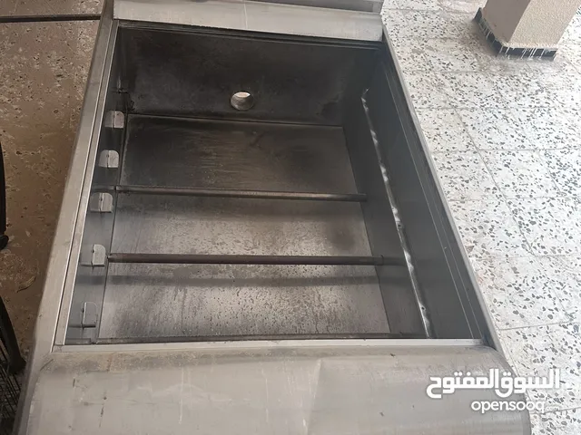 مكينة عرض دجاج محمر نضيفة للبيع