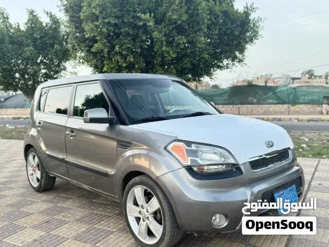 2011 كيا سول Standard
