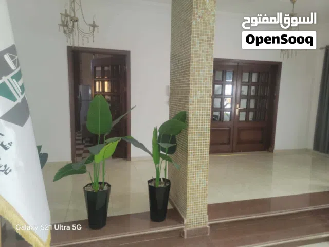 350 m2 More than 6 bedrooms Villa for Rent in Benghazi Venice