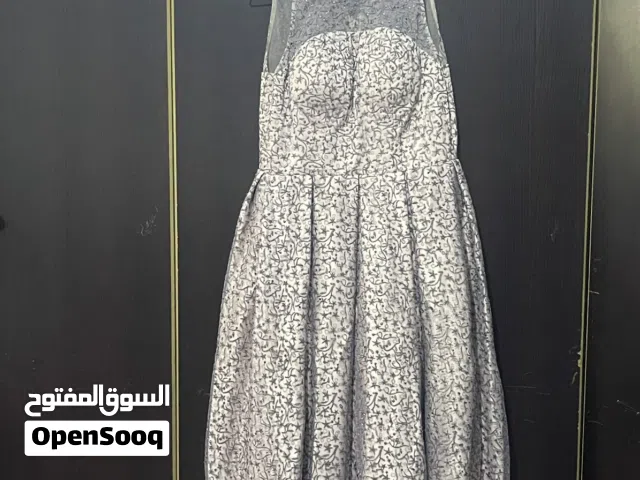 فستان بنفسجي مستعمل