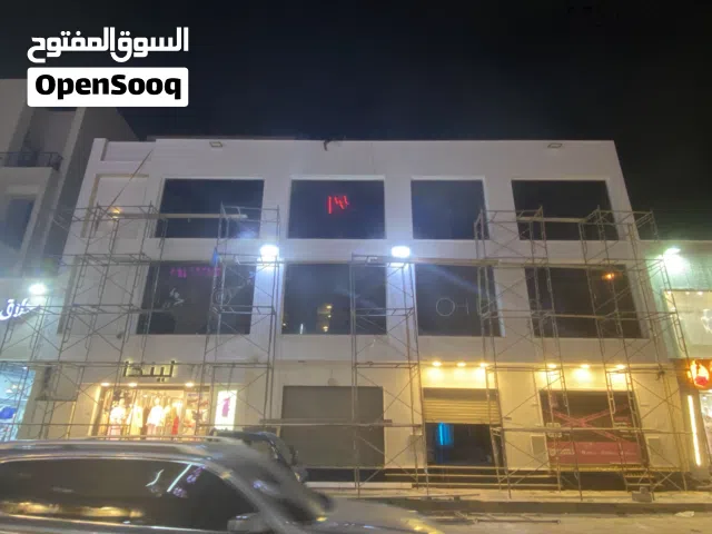مبني 3طوابق وملحق