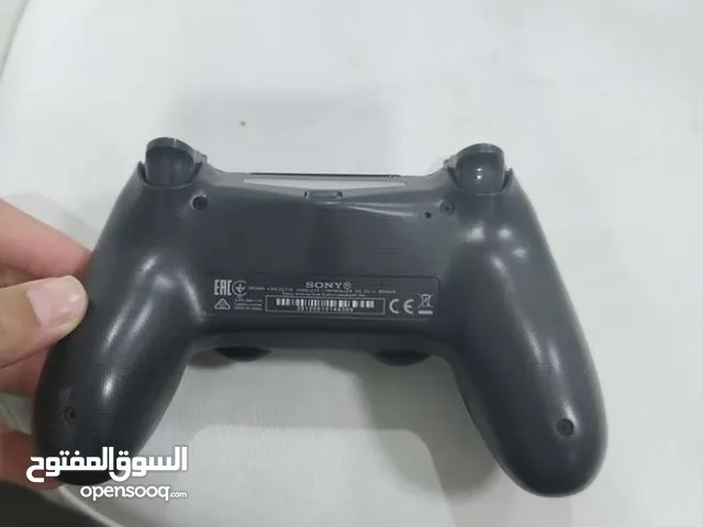 ( يد تحكم )بلايستيشن فور كررررررت شبه جديدة