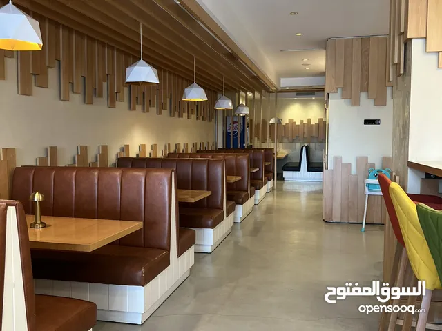 مطعم مجهز بالكامل للبيع في موقع استراتيجي بمدينة طنجة - بمالاباطا