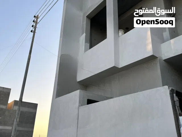 140 m2 4 Bedrooms Townhouse for Sale in Basra Al-Akawat