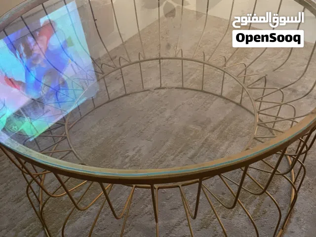 طاولة غرفة جلوس