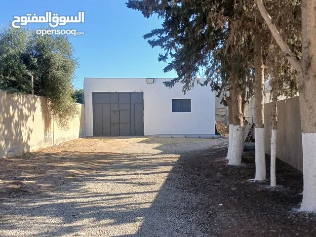 مخزن للإيجار