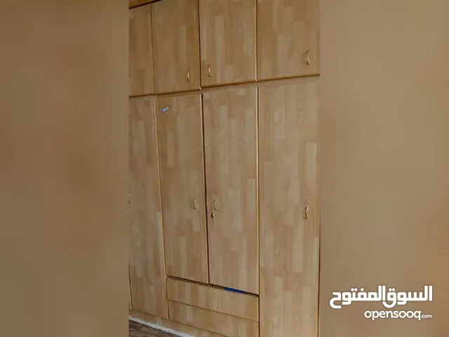 خزانة اربع ضرفات لون بيج بحالة ممتازة للبيع