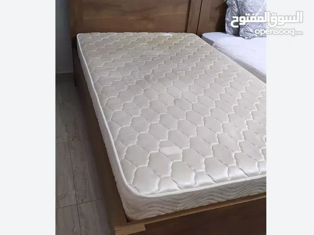 سرير نفر واحد خشب عدد 2 شغل عراقي للبيع
