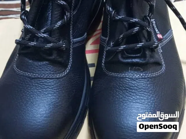 سفتي إيطالي اصلي متوفر رقم 43