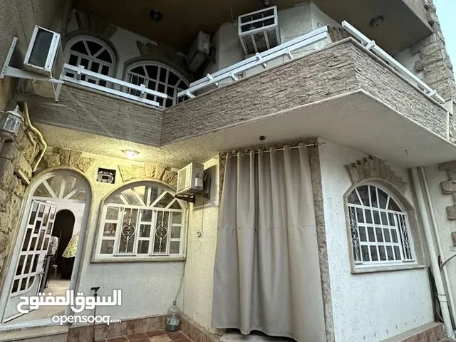 250 m2 4 Bedrooms Townhouse for Rent in Baghdad Mansour