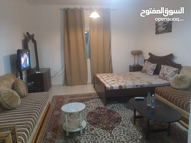 للايجار بعجمان استوديو مفروش قريب من جسر غلفا وشارع خليفه مقابل رمادا بلاك