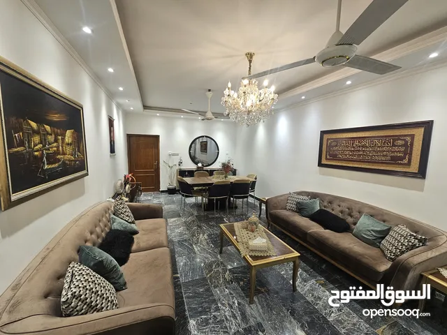 196 m2 3 Bedrooms Townhouse for Sale in Baghdad Kadhimiya