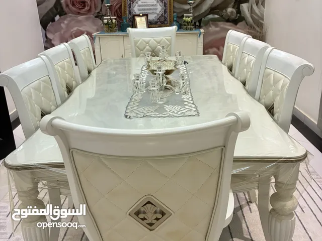 Full Dining Room set for Dhs 3000 same as new