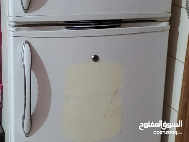 ثلاجتين و غسالة و تنور للبيع