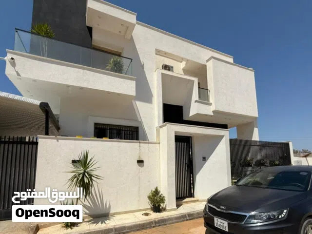 550 m2 More than 6 bedrooms Villa for Sale in Tripoli Al-Serraj