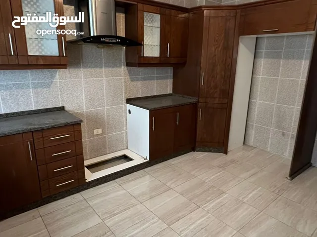 215m2 4 Bedrooms Apartments for Rent in Amman Um El Summaq