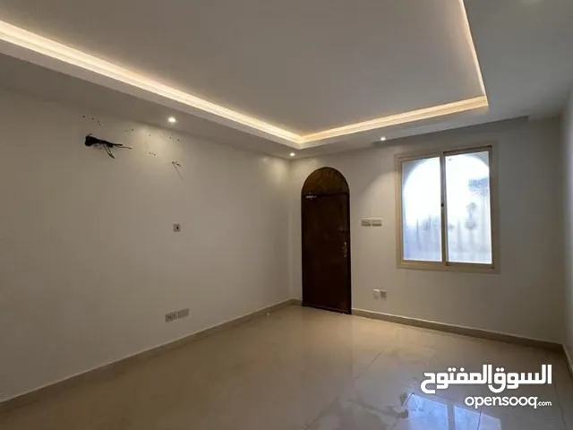 120 m2 4 Bedrooms Apartments for Rent in Al Hofuf Al Mazrooa