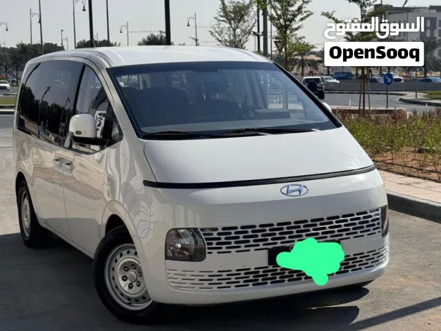 2022 هيونداي ستاريا