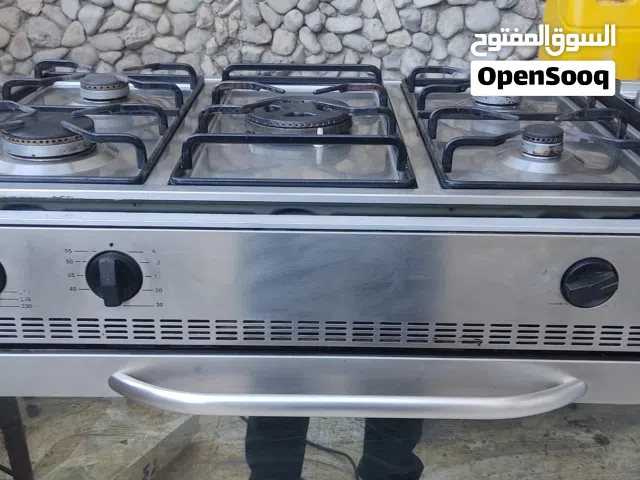 فرن  غاز 90×60  بلت ان مع طباخ سمالفيك  قطعتين ايطالي تايمر و مروحة و اضاءة شغال 100% للقطعين