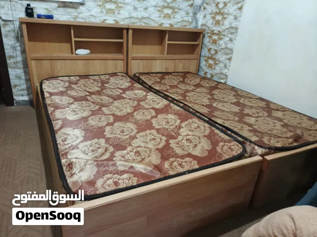 باقي تخت واحد فقط مفرد بحالة وكالة مع فرشة