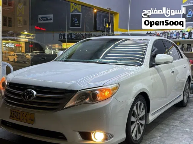 2011 تويوتا افالون Limited