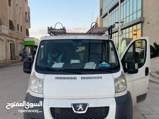 بيجو بوكسر السياره نظيفه