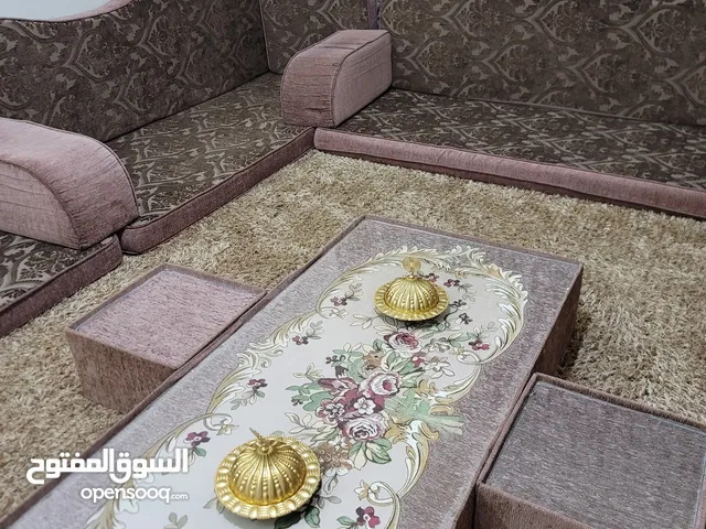 مجلس عربي وجهين