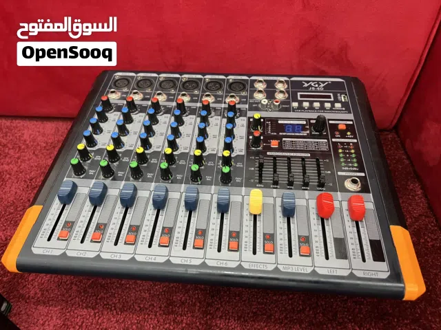 مكسر صوت ( دي جي ) فيه بيز وصدى وتركب عليه (6) ميكروفونات و(6) سماعات وانا اشتريته ب(250) دينار