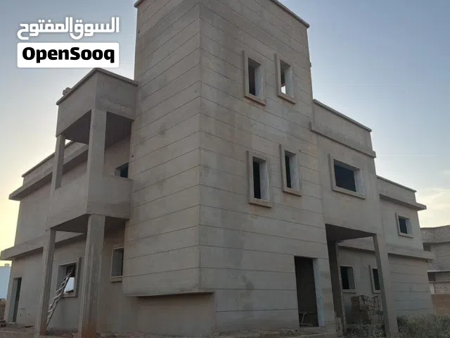 فيلا قيد تشطيب بجوار مدرسة الريادة الدولية الهواري 2300متر